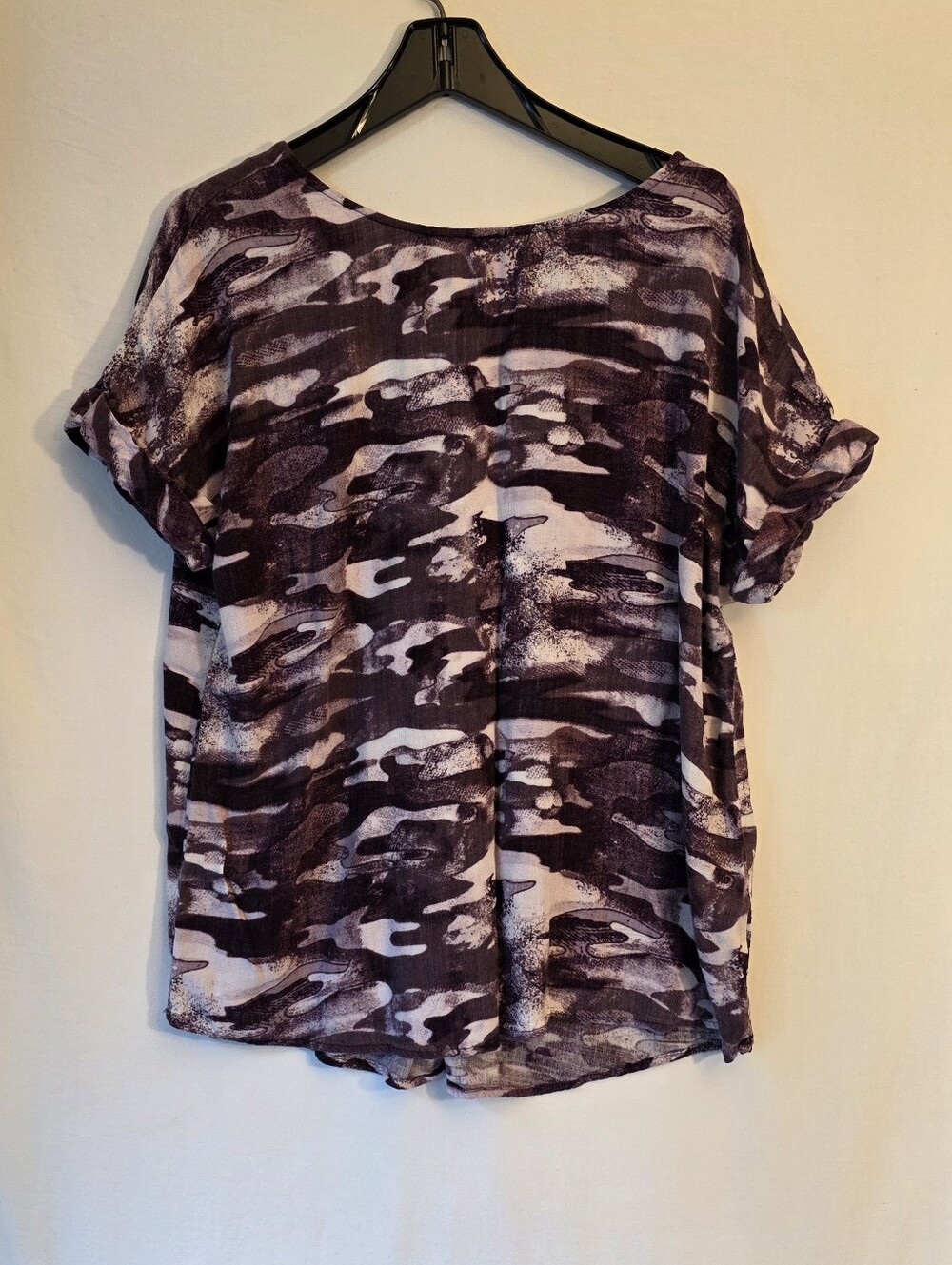 Rock & Republic Abstract Plum and Cream Short Sleeve Top